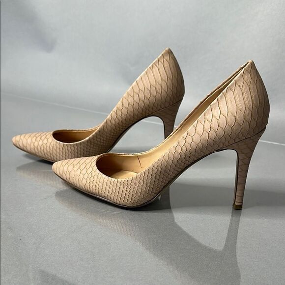 🤎 BCBGeneration Nude Faux Snakeskin Pointed Toe Heels – Size 5.5
(1523) - Picture 4 of 12